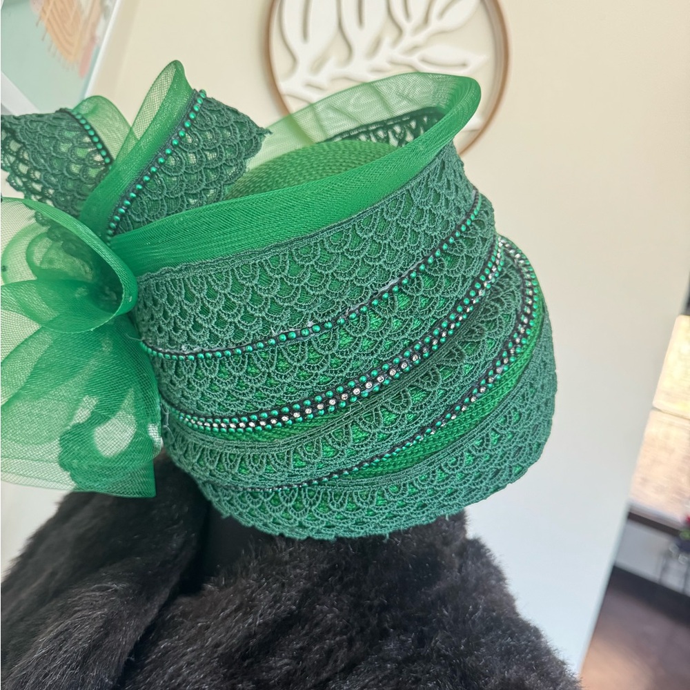 Emerald Green church Hat with Intricate Lace and Bow - Picture 11 of 11